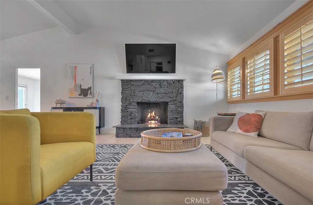 MLS #CV25075321 image #1