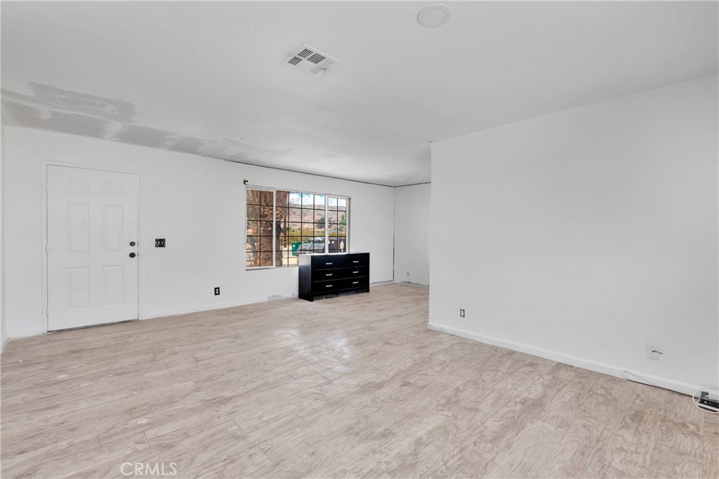 MLS #CV25102464 image #4