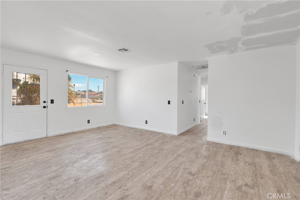 MLS #CV25102464 image #6