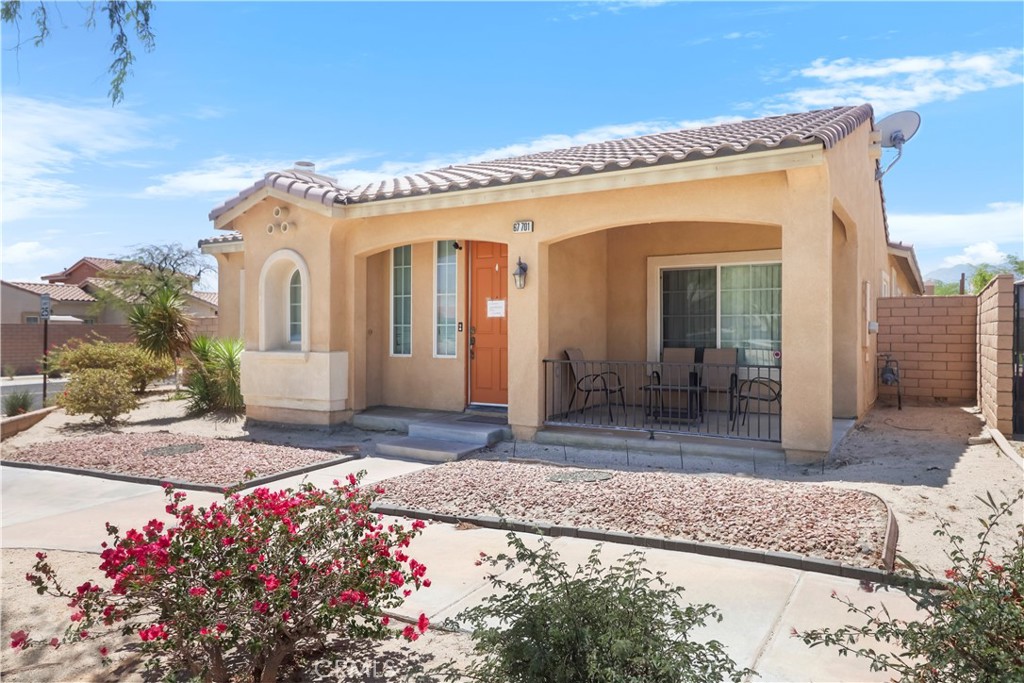 MLS #CV25108906 image #0