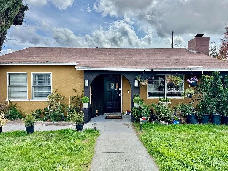 MLS #CV25161639 image #0