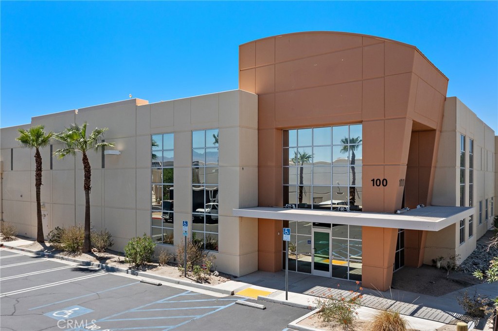 MLS #CV25171709 image #0