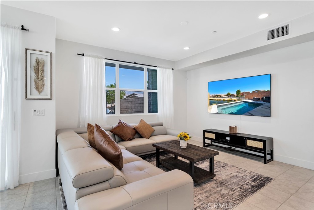 MLS #CV25182240 image #3