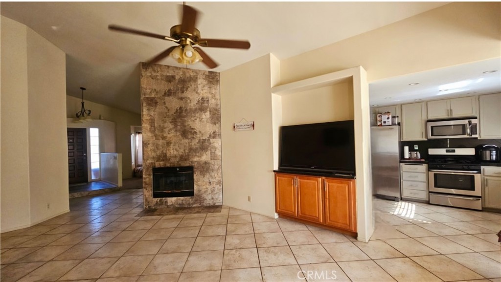 MLS #CV25225256 image #1