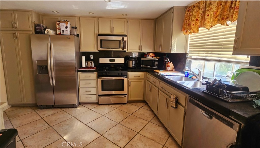 MLS #CV25225256 image #2