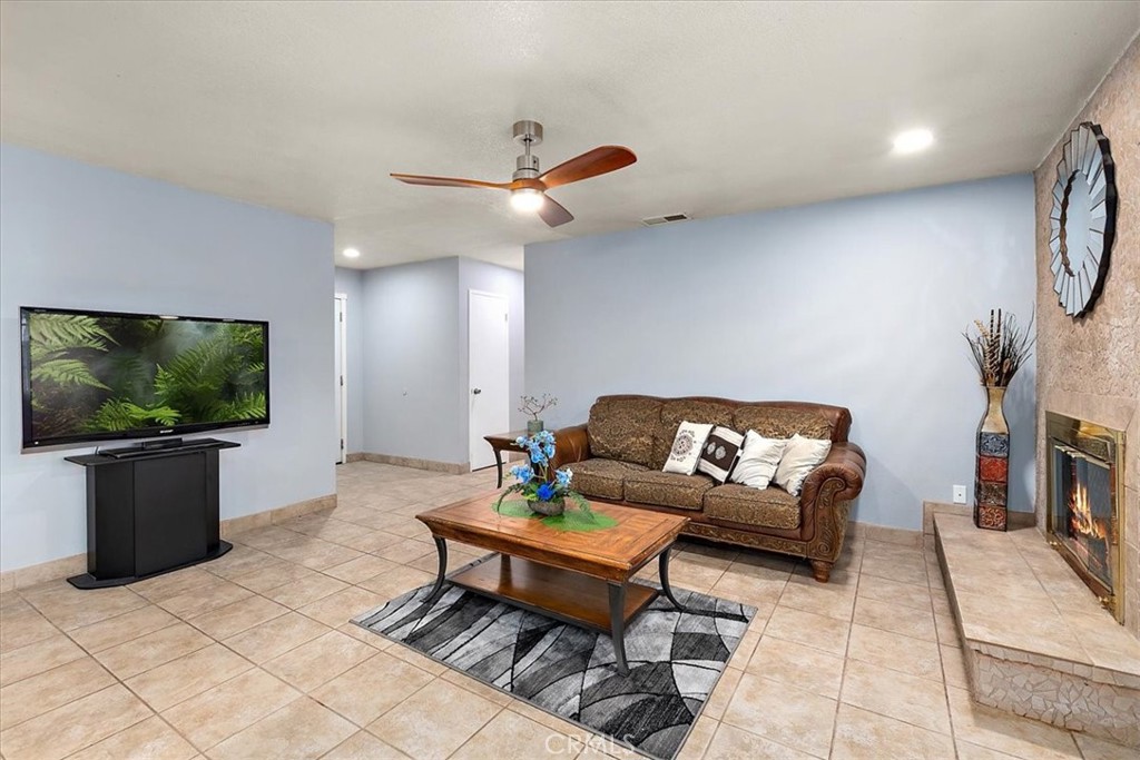 MLS #CV25245152 image #8