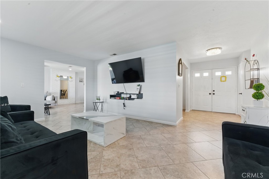 MLS #DW25074567 image #4