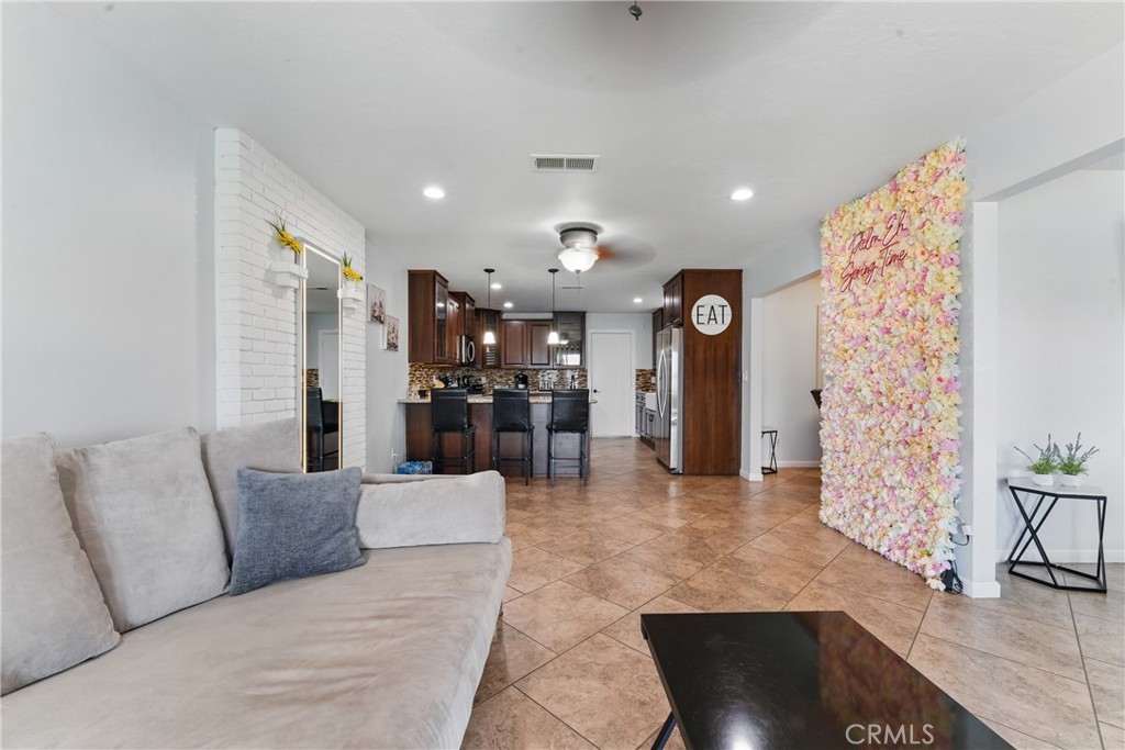 MLS #DW25074567 image #9