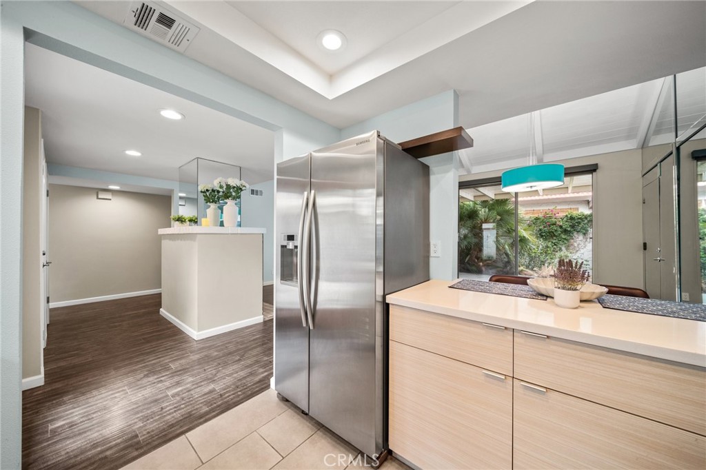 MLS #DW25096192 image #5