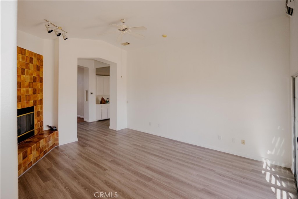 MLS #DW25242277 image #7