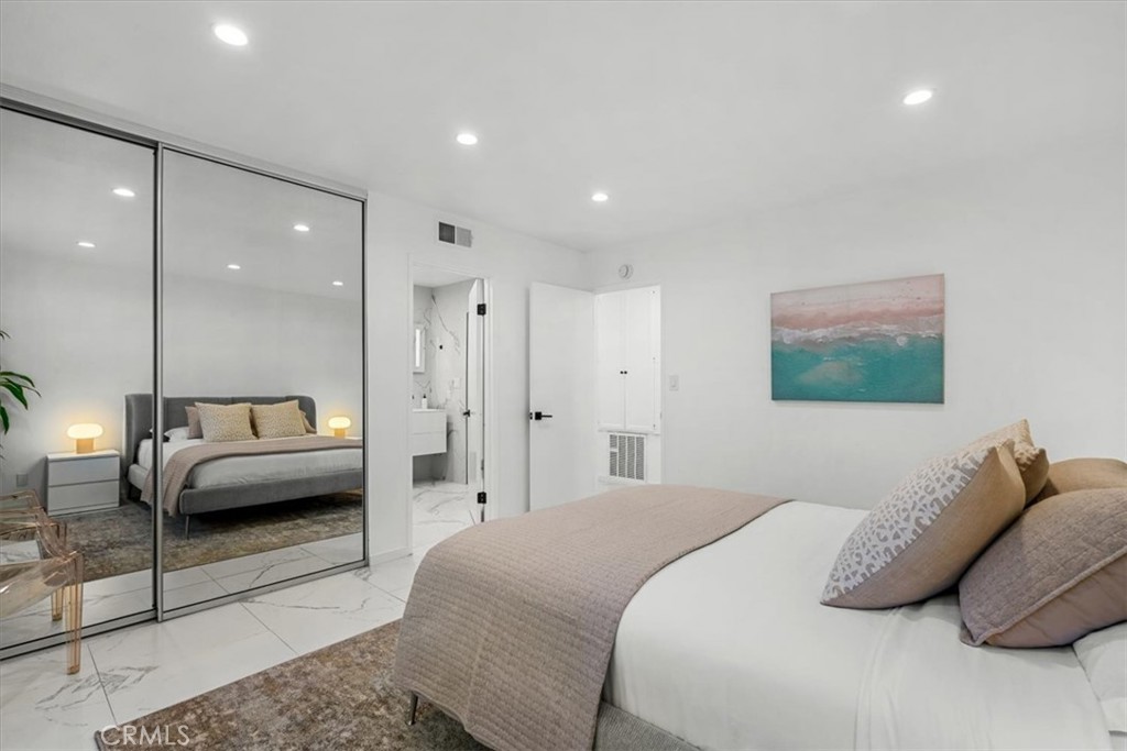 MLS #IG25218826 image #32