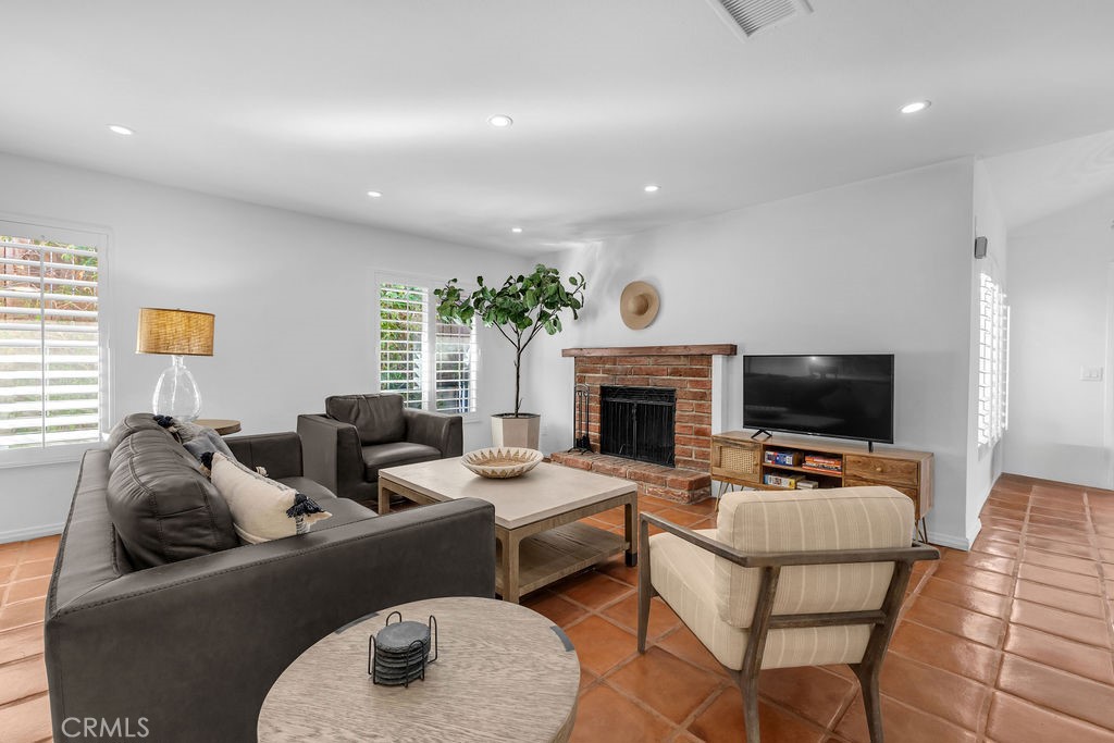 MLS #IG25224988 image #1