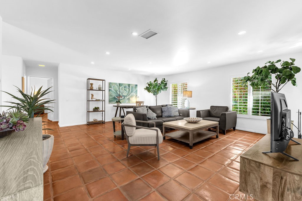 MLS #IG25224988 image #10