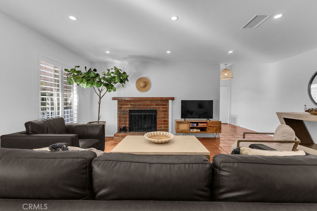 MLS #IG25224988 image #11