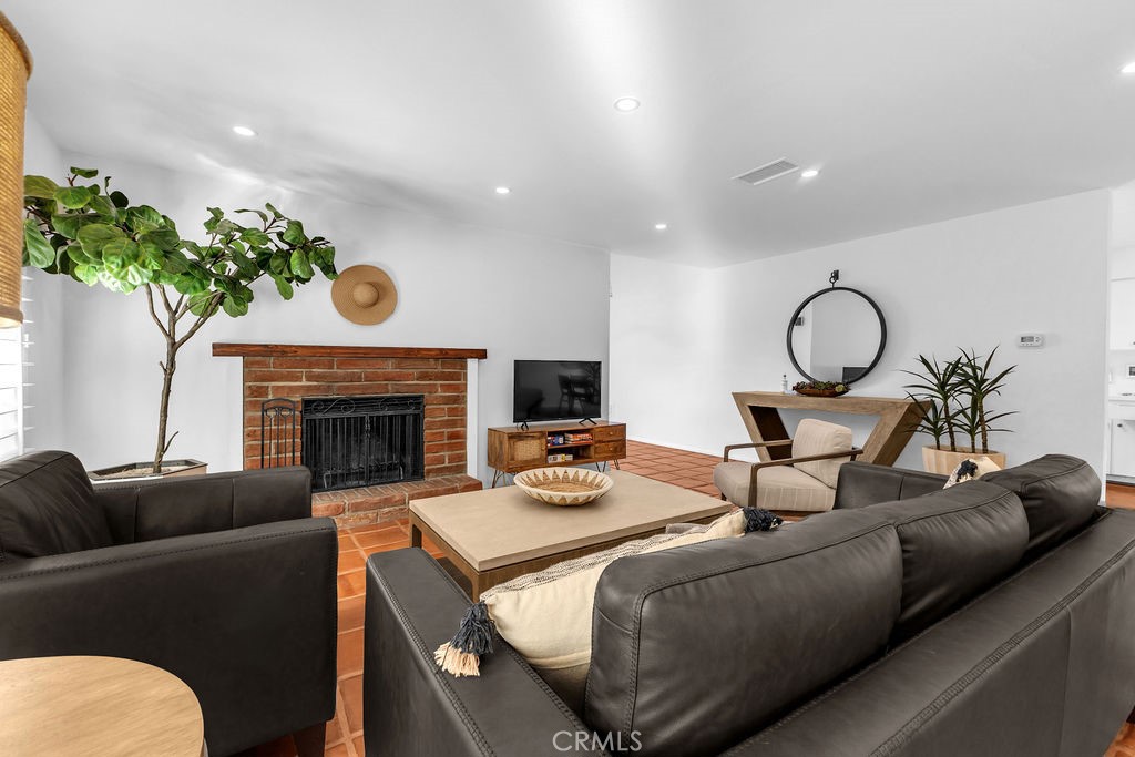 MLS #IG25224988 image #12