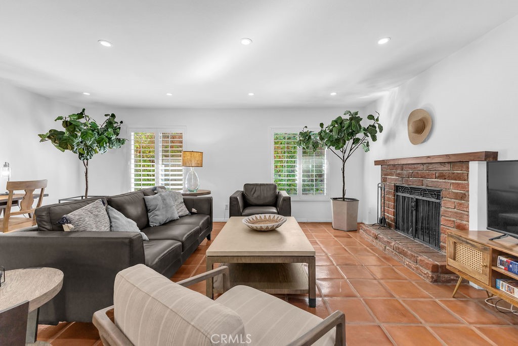 MLS #IG25224988 image #14