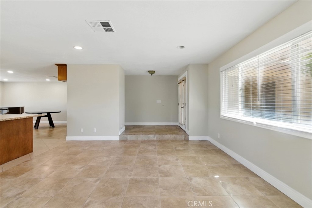 MLS #IV25110324 image #11