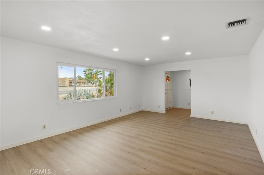 MLS #IV25123905 image #8