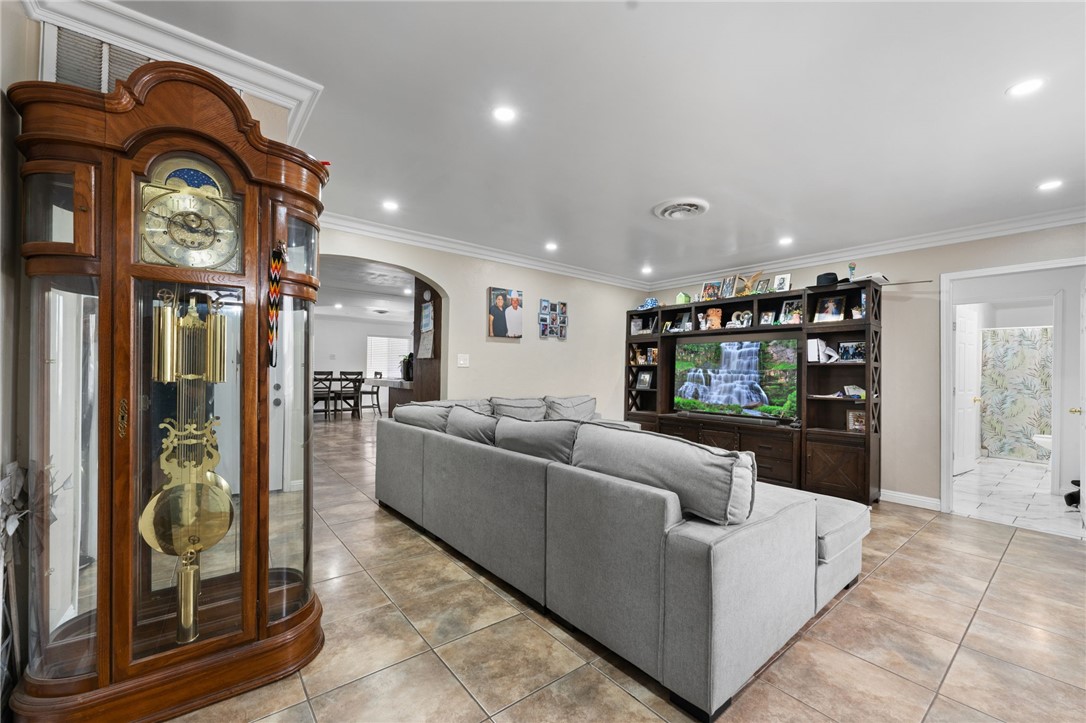 MLS #IV25137439 image #4