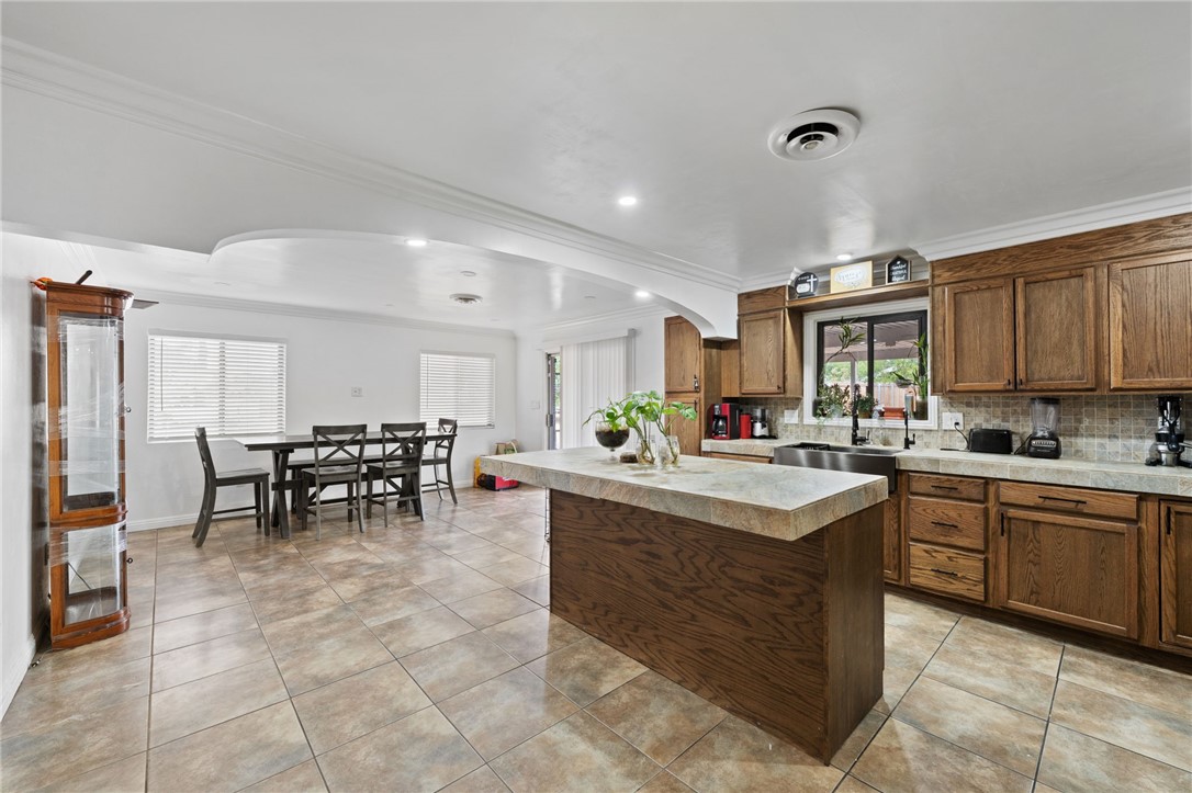 MLS #IV25137439 image #5