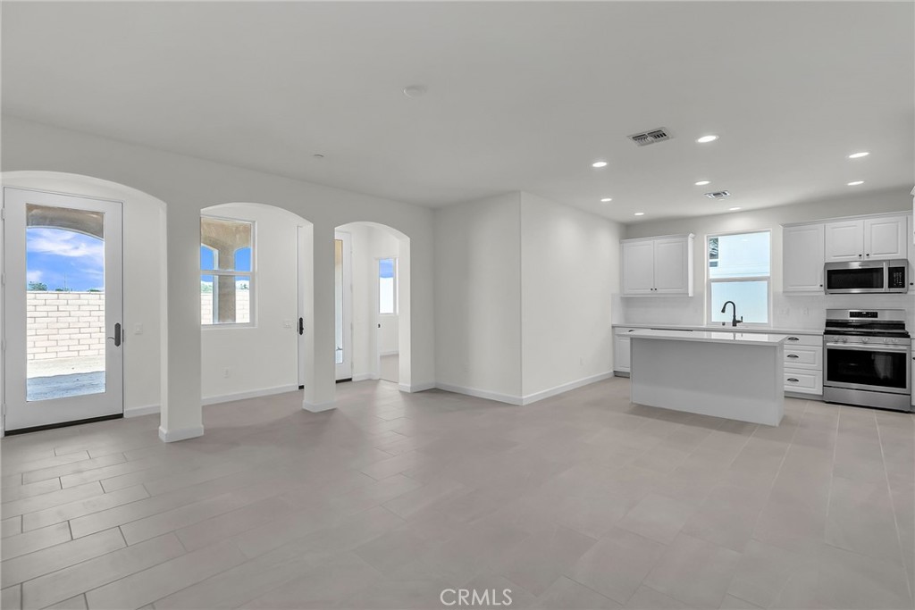 MLS #IV25148472 image #2