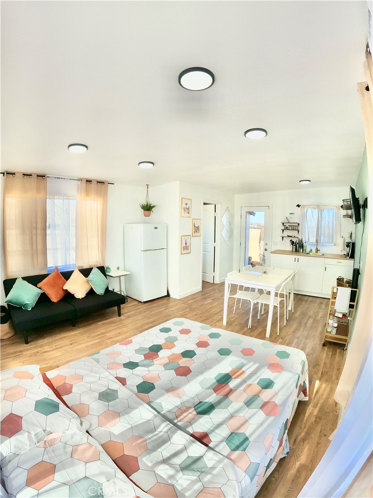 MLS #IV25180774 image #2