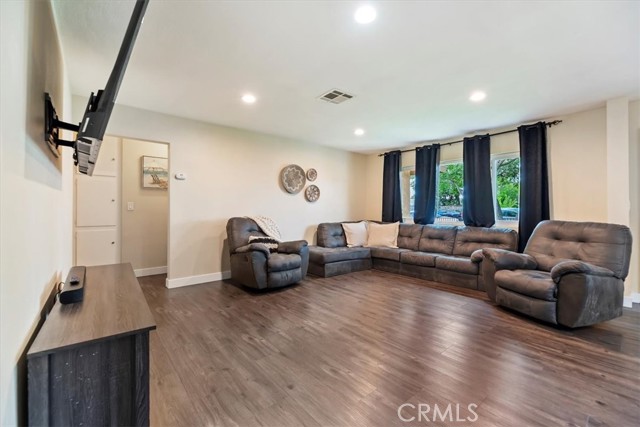 MLS #IV25191593 image #8