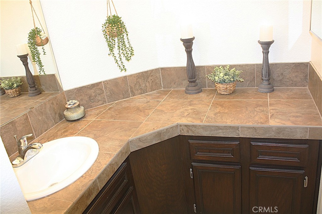 MLS #IV25196032 image #24