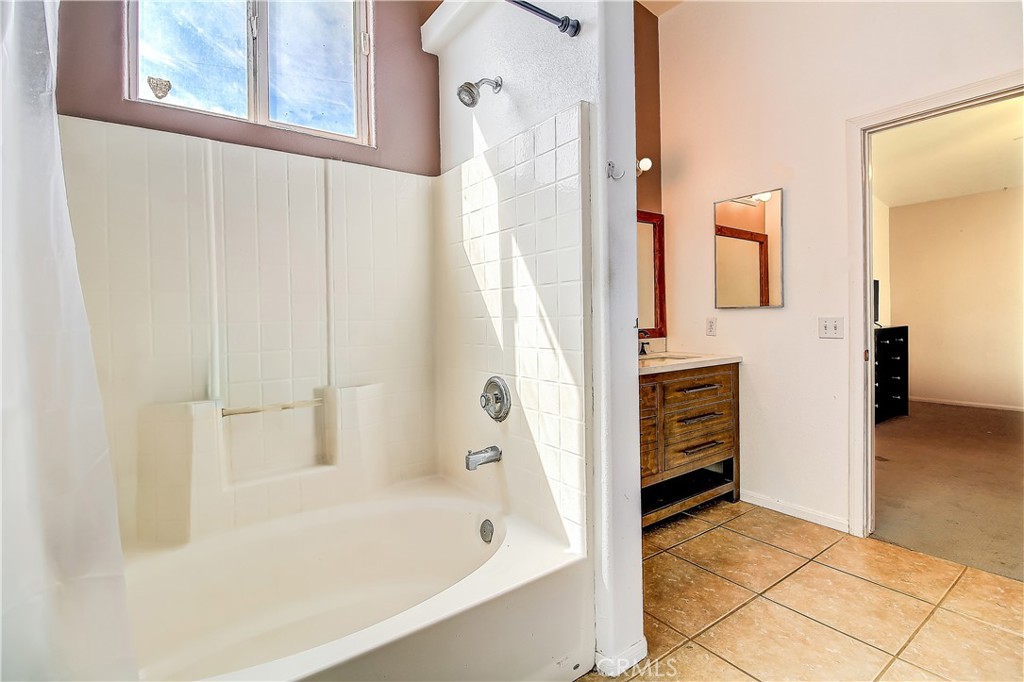 MLS #IV25217865 image #22