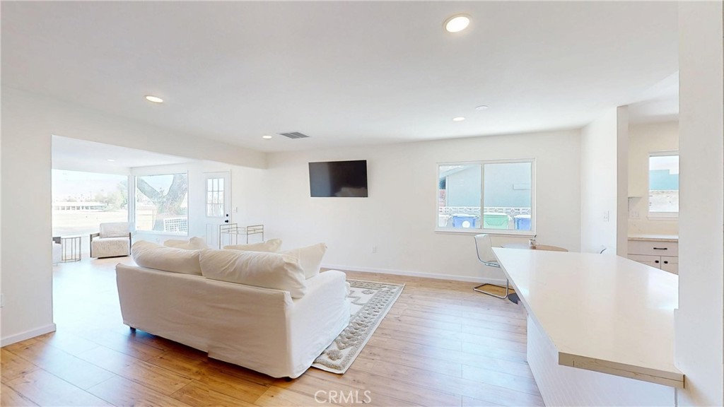 MLS #IV25220099 image #1