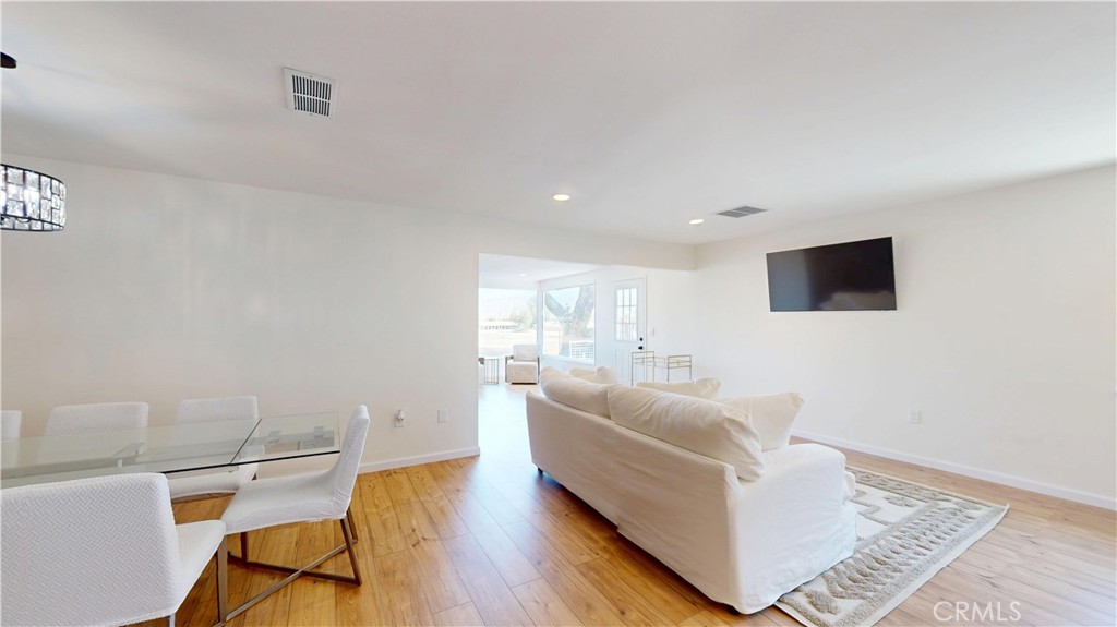 MLS #IV25220099 image #2