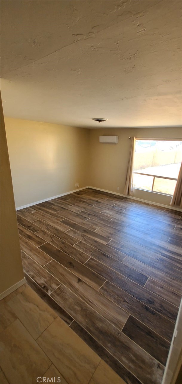 MLS #IV25221156 image #4