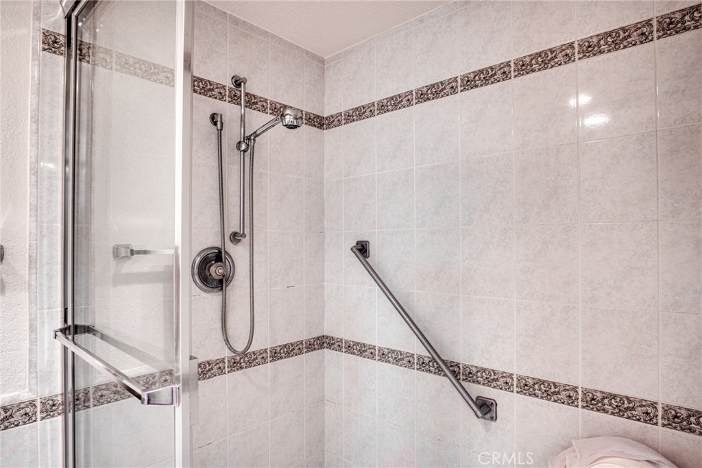 MLS #IV25243362 image #20