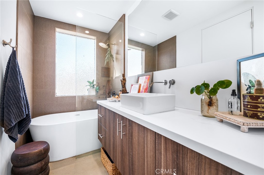 MLS #JT25011770 image #8