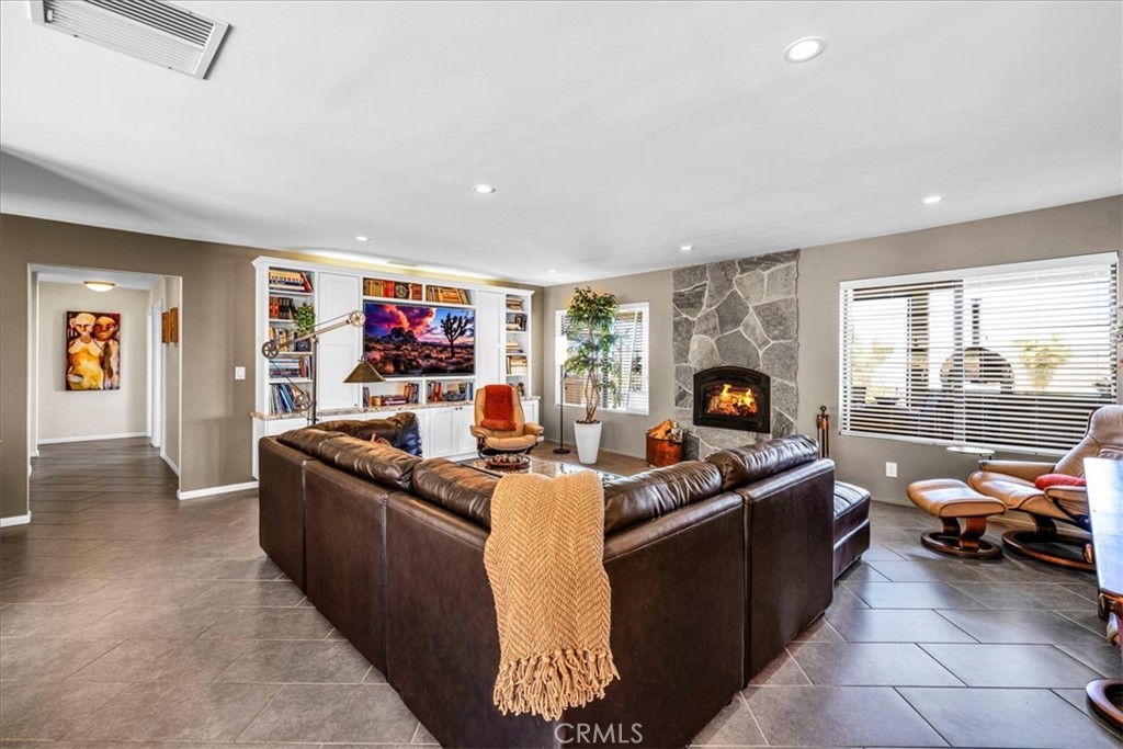 MLS #JT25171538 image #3