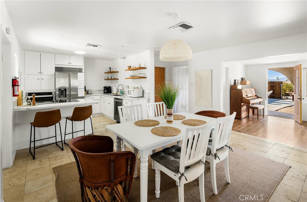 MLS #JT25183689 image #2