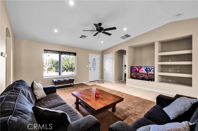 MLS #JT25199357 image #1