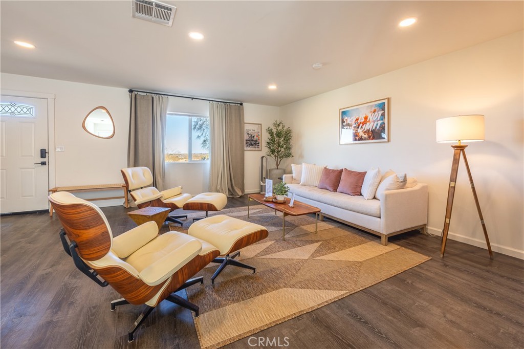 MLS #JT25218464 image #4