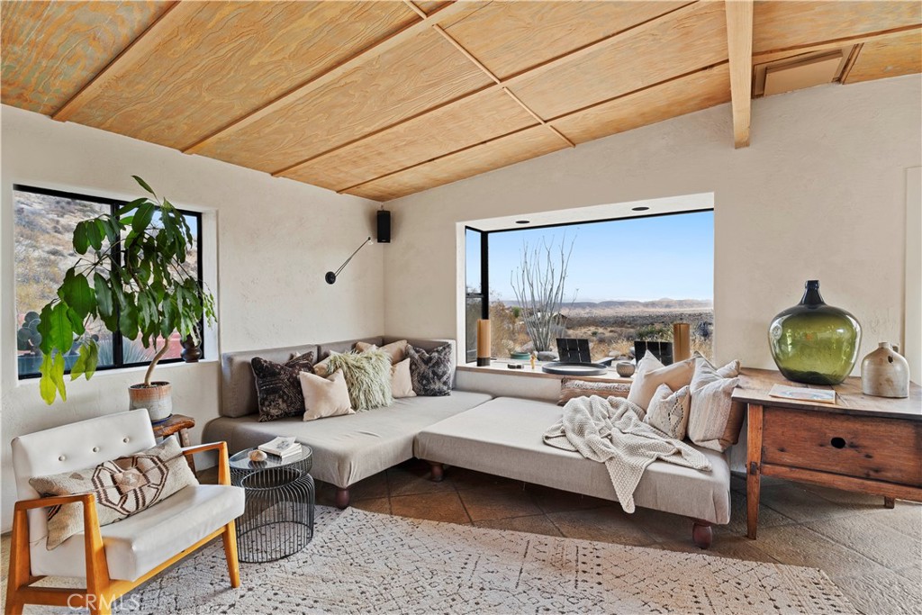 MLS #JT25228530 image #5