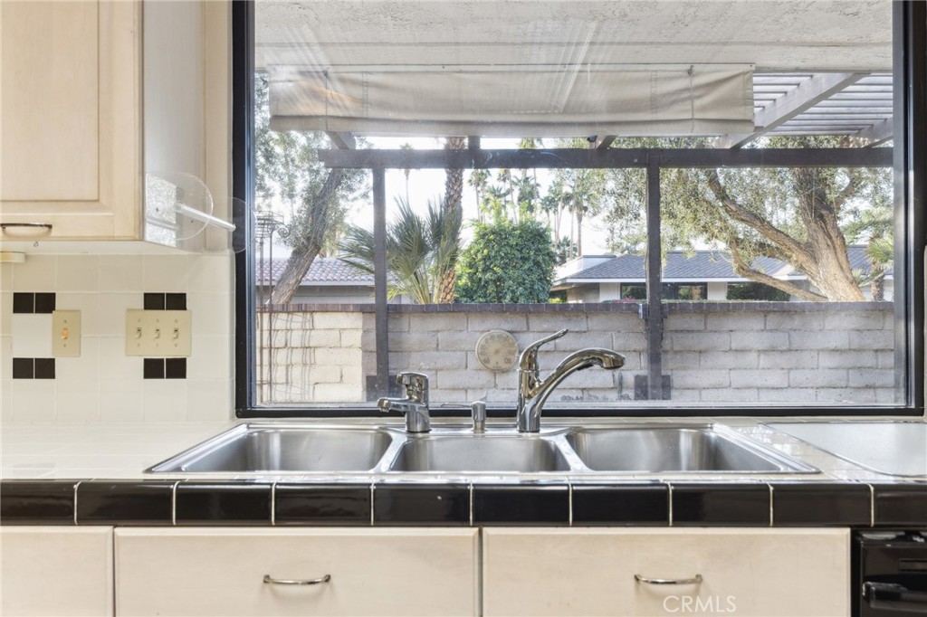 MLS #OC24252741 image #15