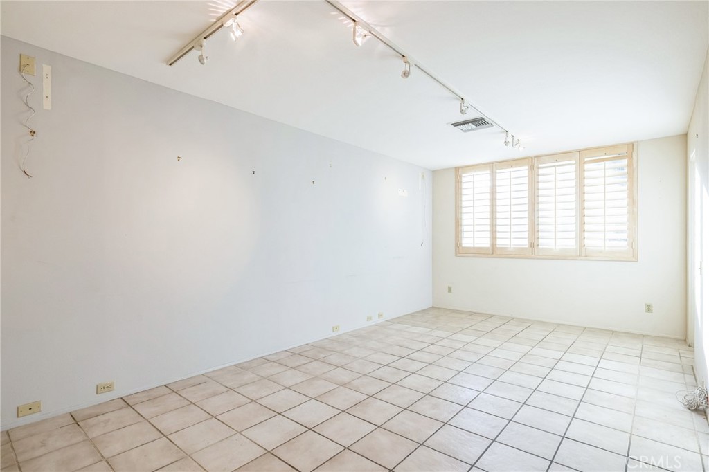 MLS #OC24252741 image #25