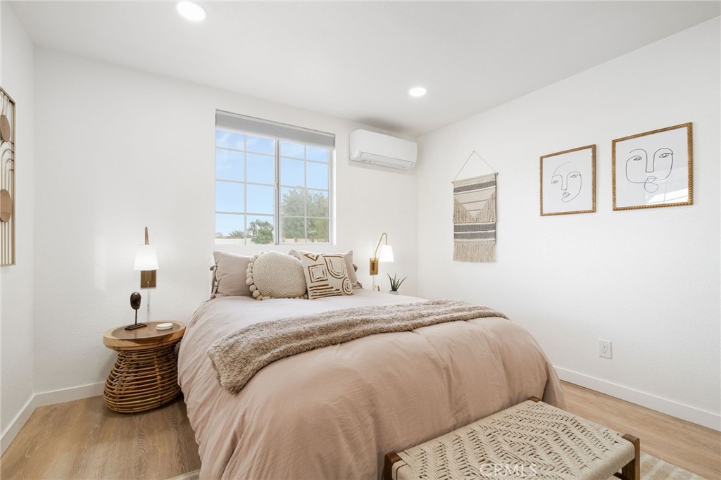 MLS #OC25020993 image #19