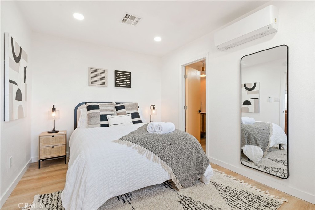 MLS #OC25020993 image #21