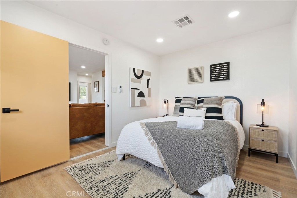 MLS #OC25020993 image #22