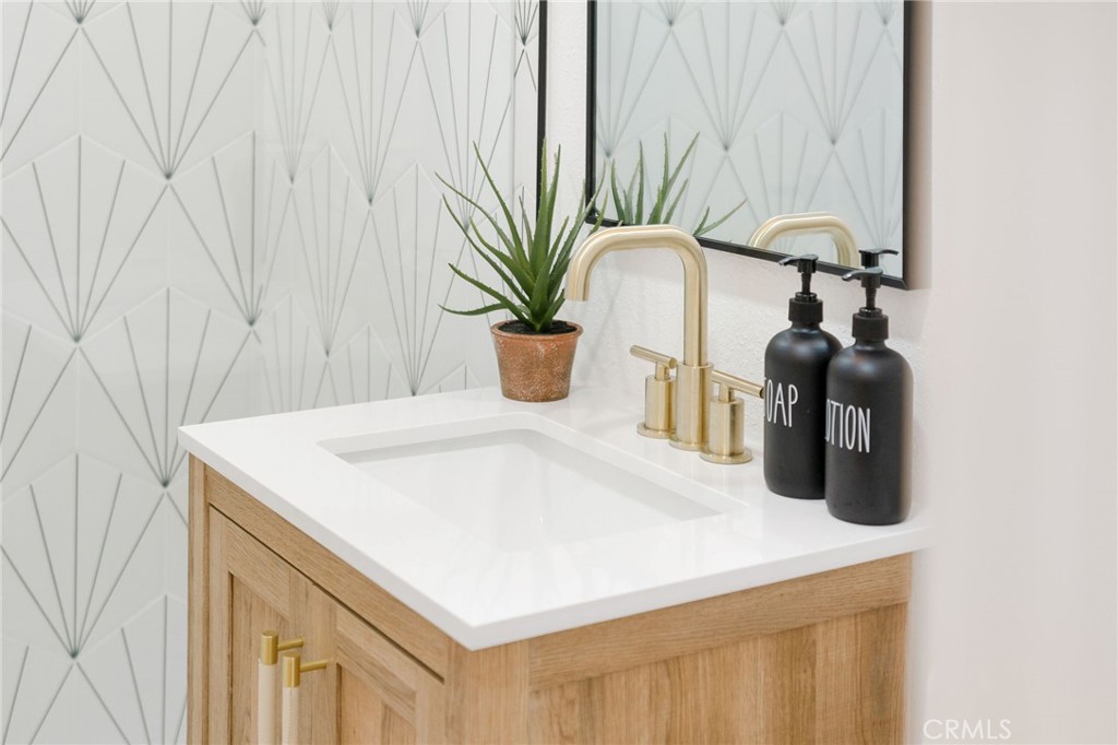 MLS #OC25020993 image #37