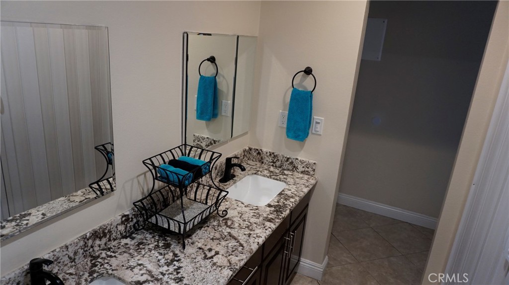 MLS #OC25044430 image #1