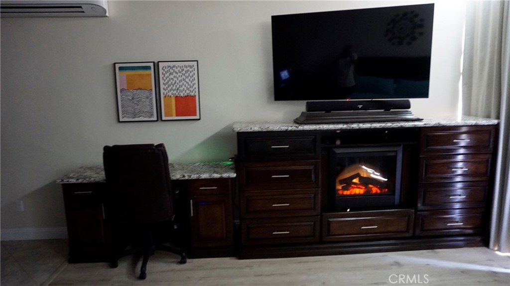 MLS #OC25044430 image #2