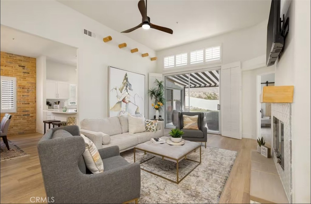 MLS #OC25063877 image #1