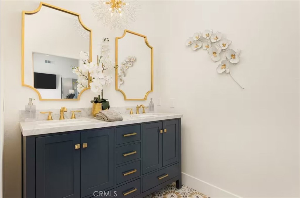 MLS #OC25063877 image #16