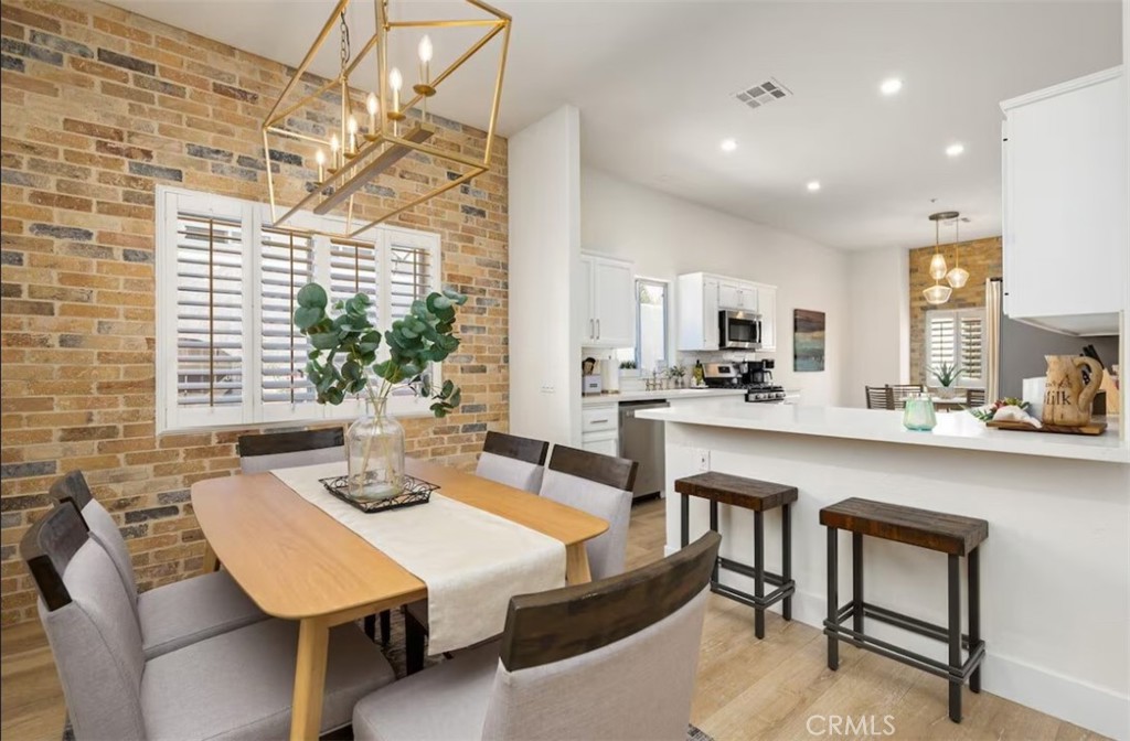 MLS #OC25063877 image #9